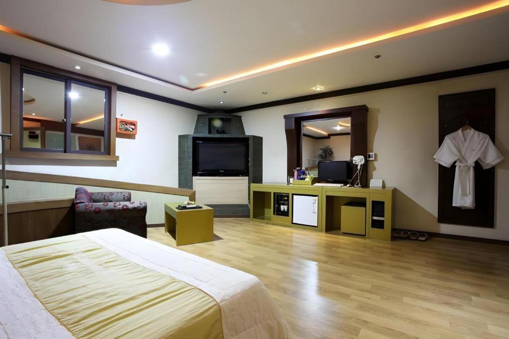 Hotel Head-One Uijeongbu Exterior foto